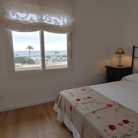 Precioso Apartamento Frente A La Playa Torre Del Mar Luaran gambar