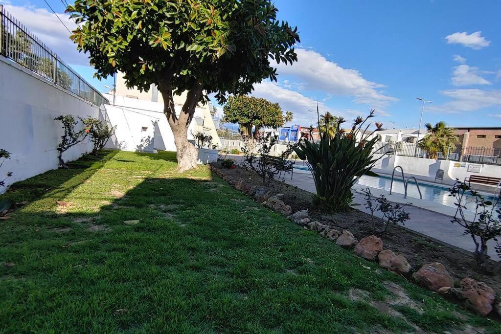 Precioso Apartamento Frente A La Playa Torre Del Mar Luaran gambar