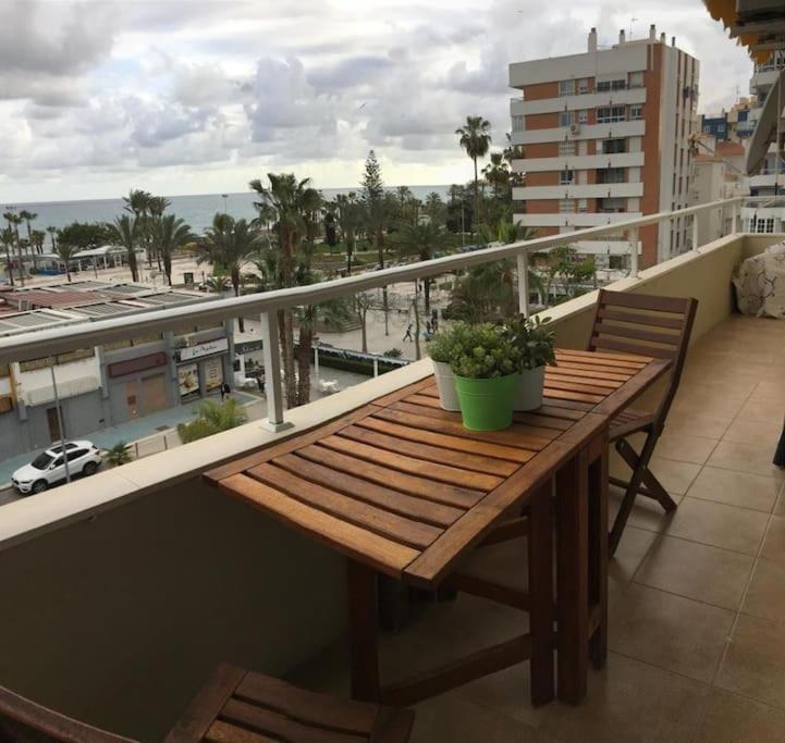 Precioso Apartamento Frente A La Playa Torre Del Mar Luaran gambar