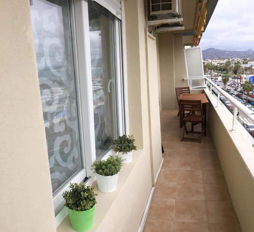 Precioso Apartamento Frente A La Playa Torre Del Mar Luaran gambar